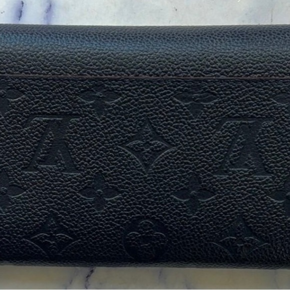 Louis Vuitton Black Monogram Sarah Wallet - Picture 5 of 7